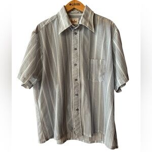 1970s Branford Light Gray, Blue & White Plaid Dagger Collar Poly/Nylon Button Do